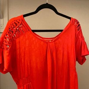 Size large red shirt